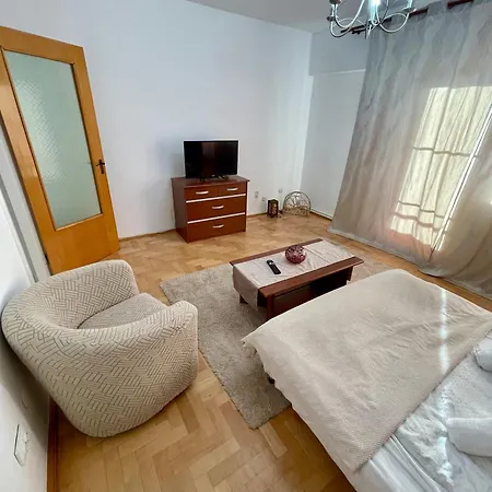 Cu Balcon * Brassó
