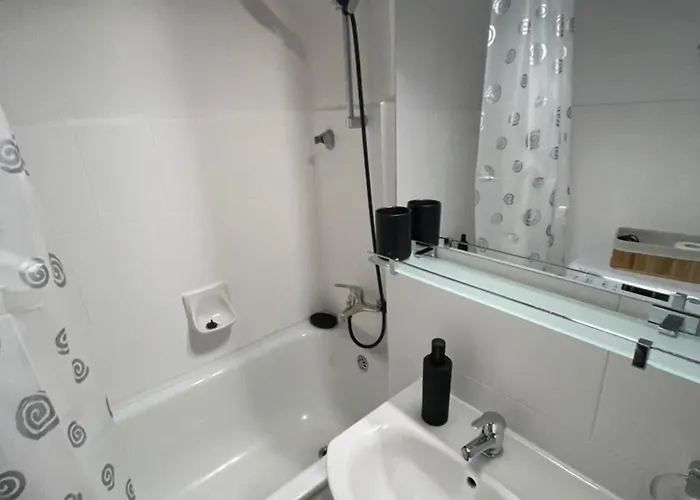 Apartament Cu Balcon